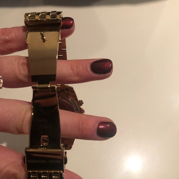 Michael Kors Gold Watch like new - Picture 5 of 8